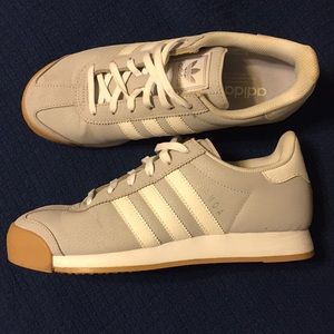 Addidas Samoa grey and white tennis shoes
